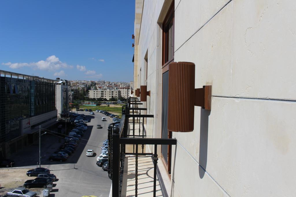 Baden Hotel Suites Amman Exterior photo